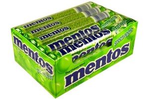 (S1-06) Box - BRAZIL - Mentos Green Apple Roll 1.32 oz Roll 15 units