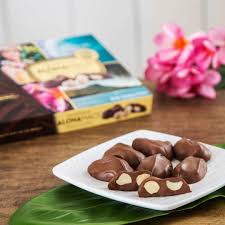 (S2-01) Box - Hawaiian Host - Alohamacs Milk Chocolate Covered Macadamia Handy Pack 5oz (141g) x 5 Units