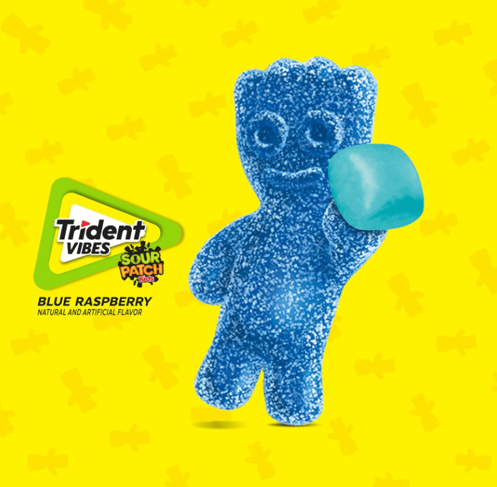 (S1 - 06) Box - Trident Vibes Wallet Pack - SOUR PATCH KIDS Blue Raspberry (14pcs) x 9 Units - SugarMarket.ca
