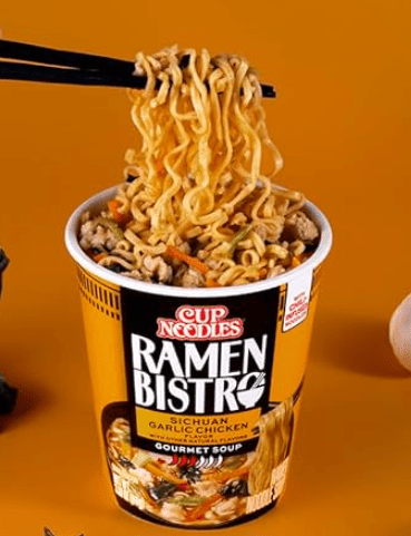 (S6 - 12) Box - US - Nissin Cup Noodles - RAMEN BISTRO Noodles - Sichuan Garlic Chicken Flavor 3.1 oz (88g) x 6 Units - SugarMarket.ca